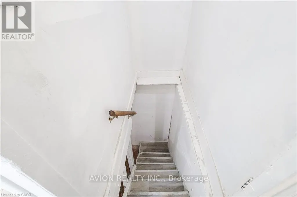 2 - 26 BARTON STREET W