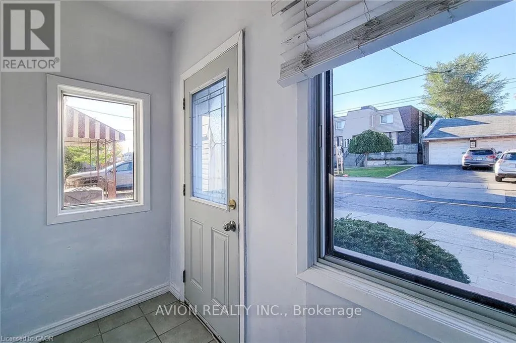 2 - 26 BARTON STREET W