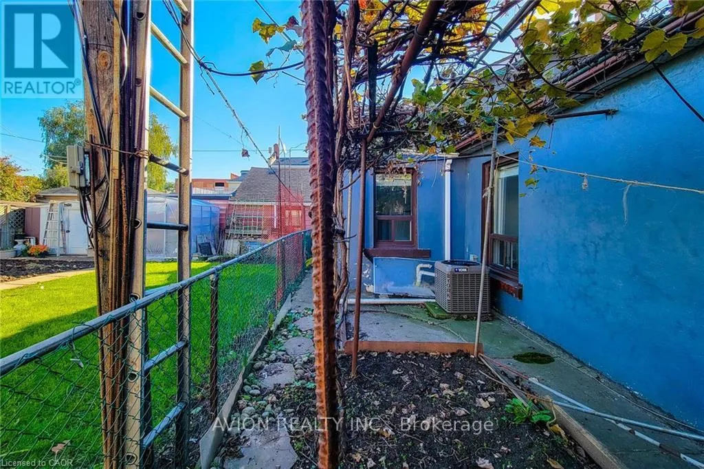 2 - 26 BARTON STREET W