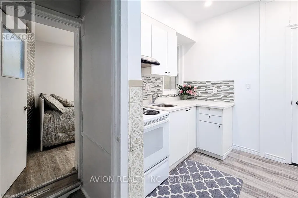 2 - 26 BARTON STREET W