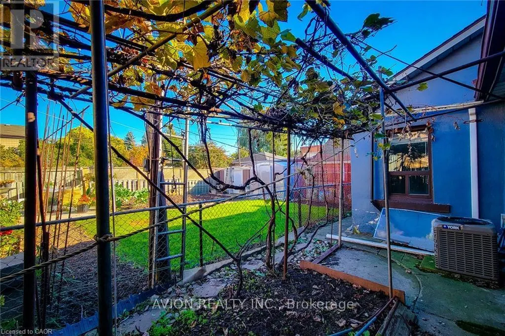 2 - 26 BARTON STREET W