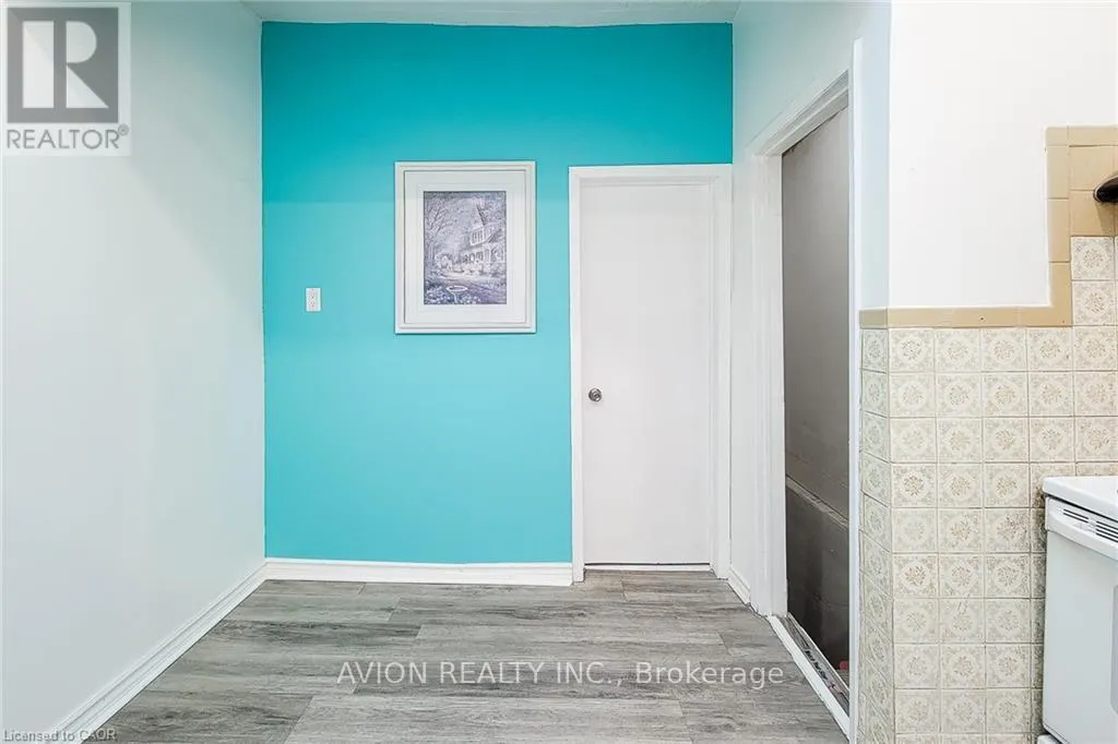 2 - 26 BARTON STREET W