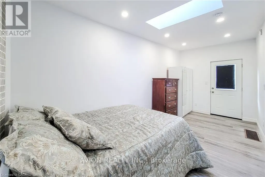 2 - 26 BARTON STREET W