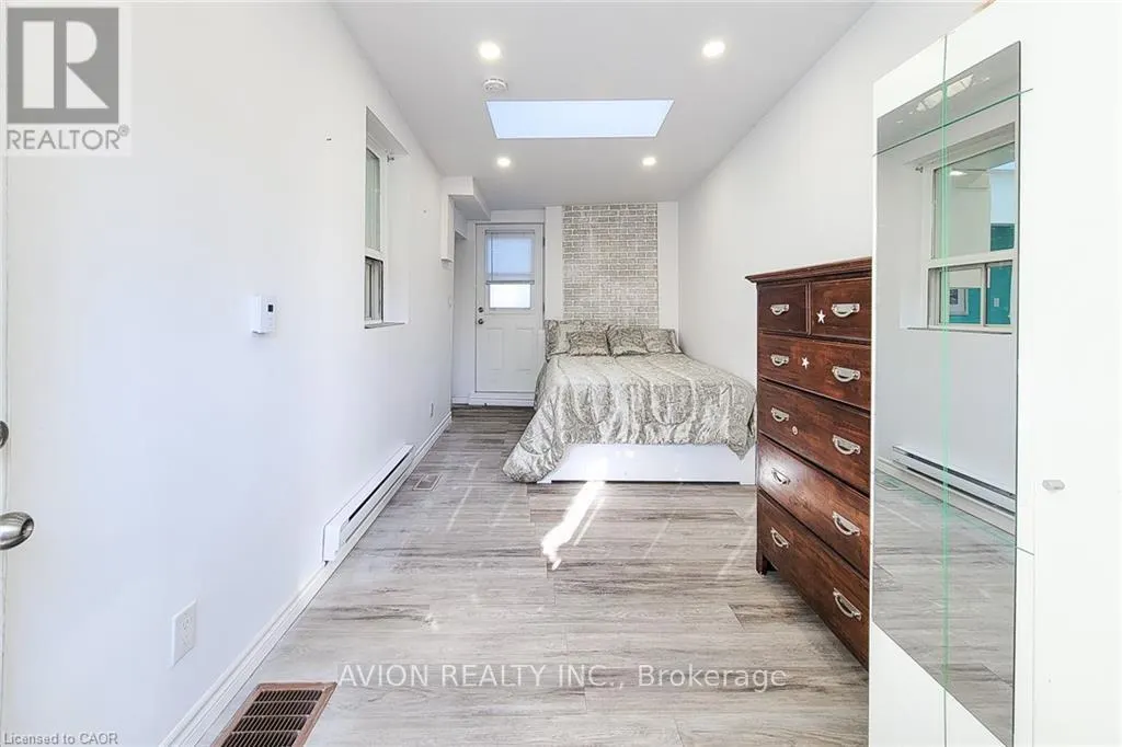 2 - 26 BARTON STREET W