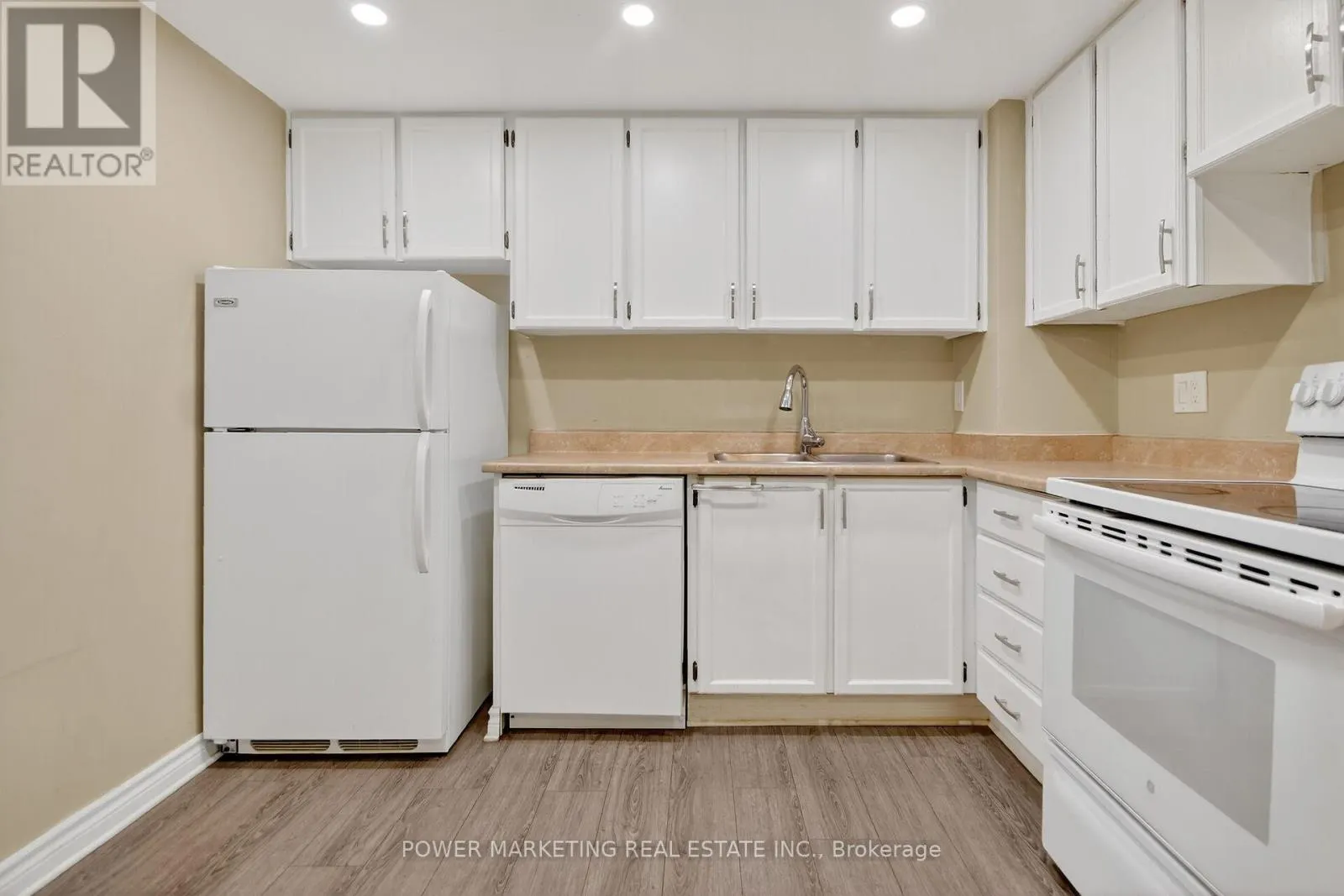 2806 - 500 LAURIER AVENUE W