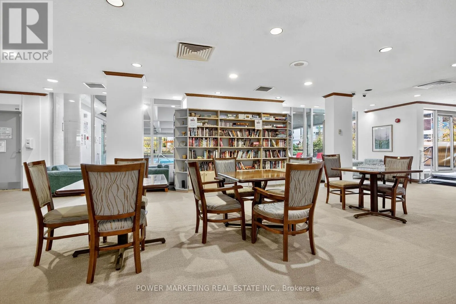 2806 - 500 LAURIER AVENUE W