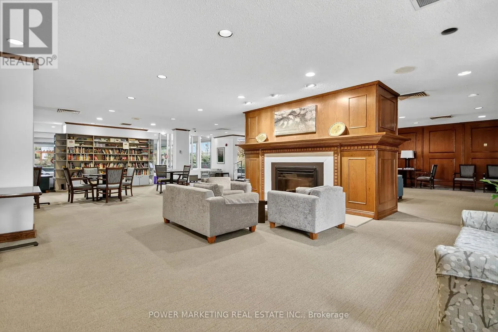 2806 - 500 LAURIER AVENUE W