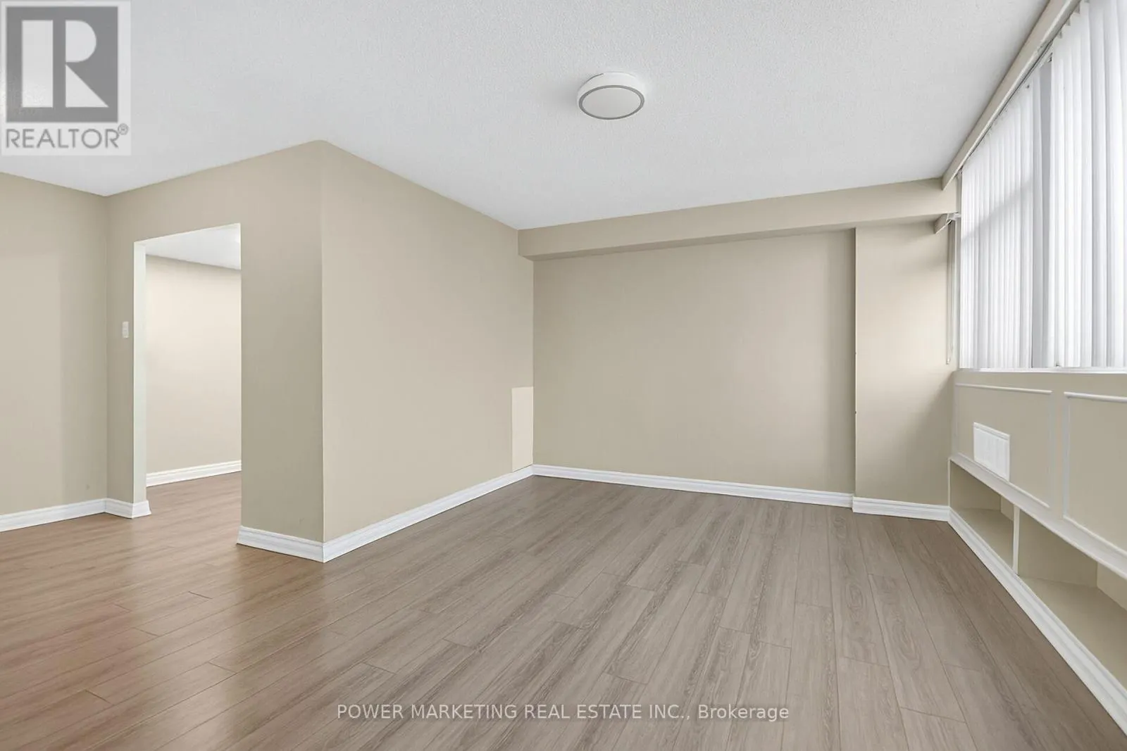 2806 - 500 LAURIER AVENUE W