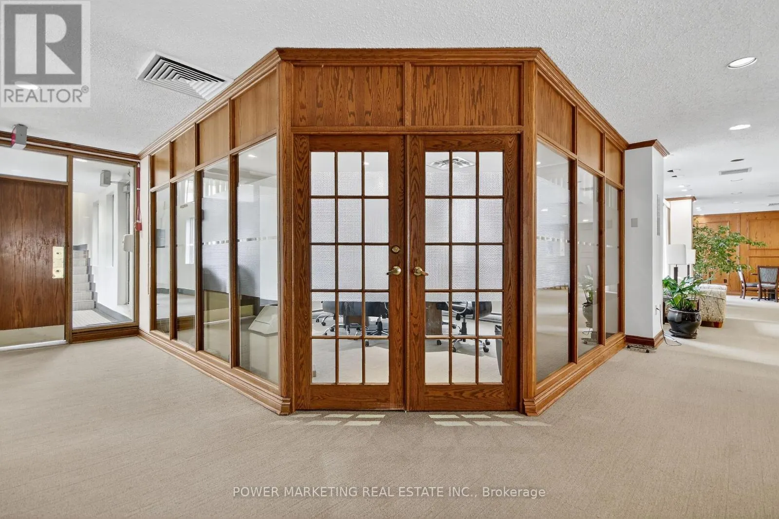 2806 - 500 LAURIER AVENUE W