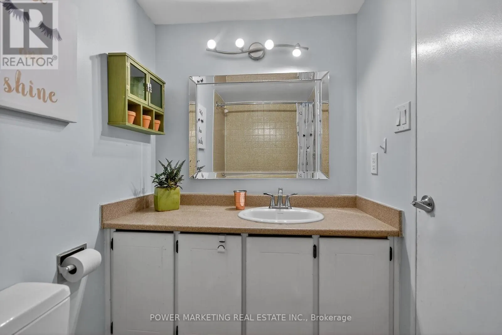 2806 - 500 LAURIER AVENUE W