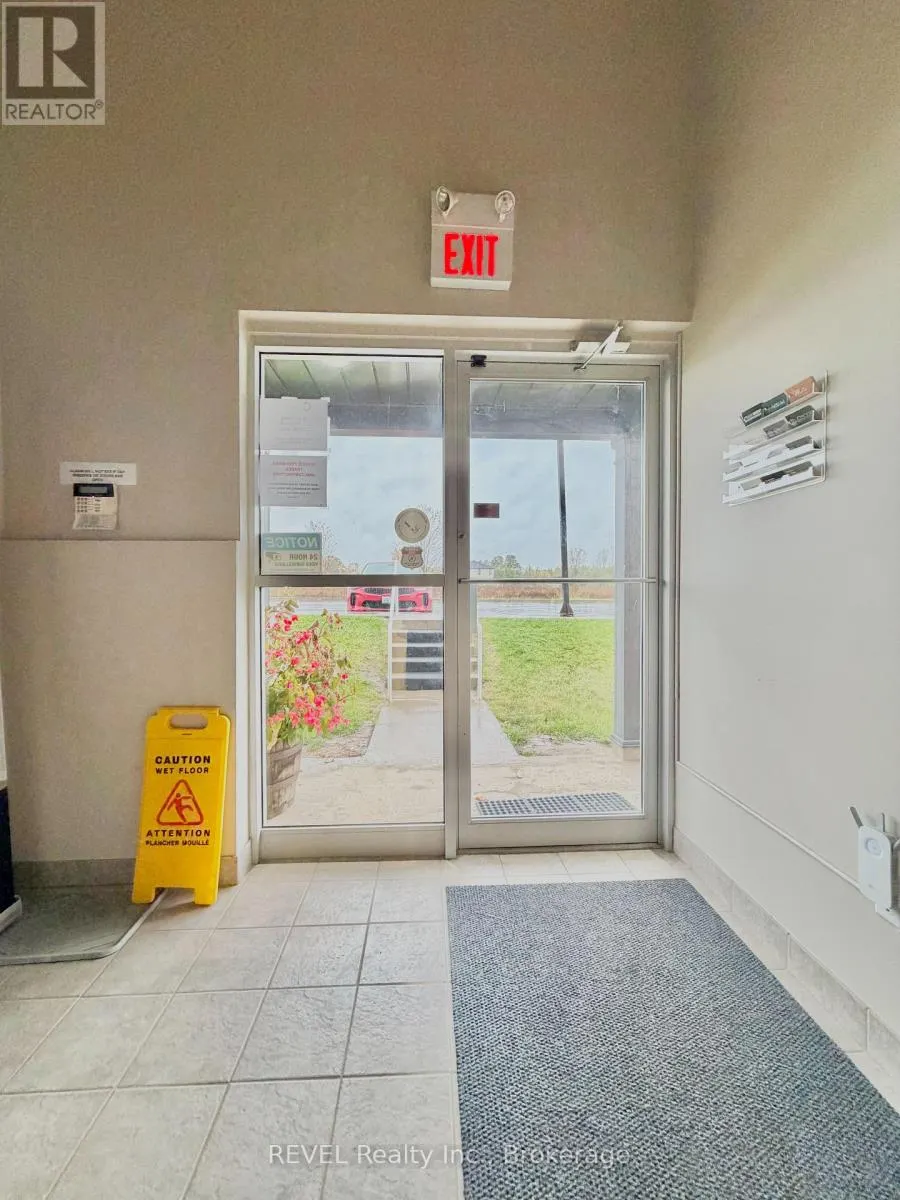 9 - 1789 MERRITTVILLE HIGHWAY, #9