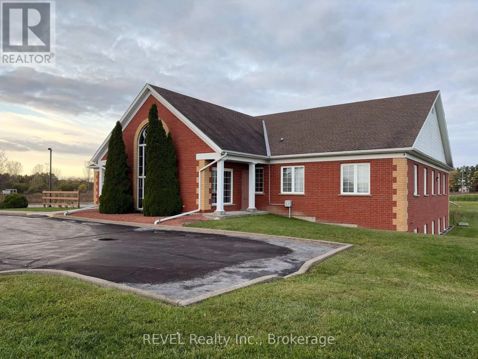 9 - 1789 MERRITTVILLE HIGHWAY, #9