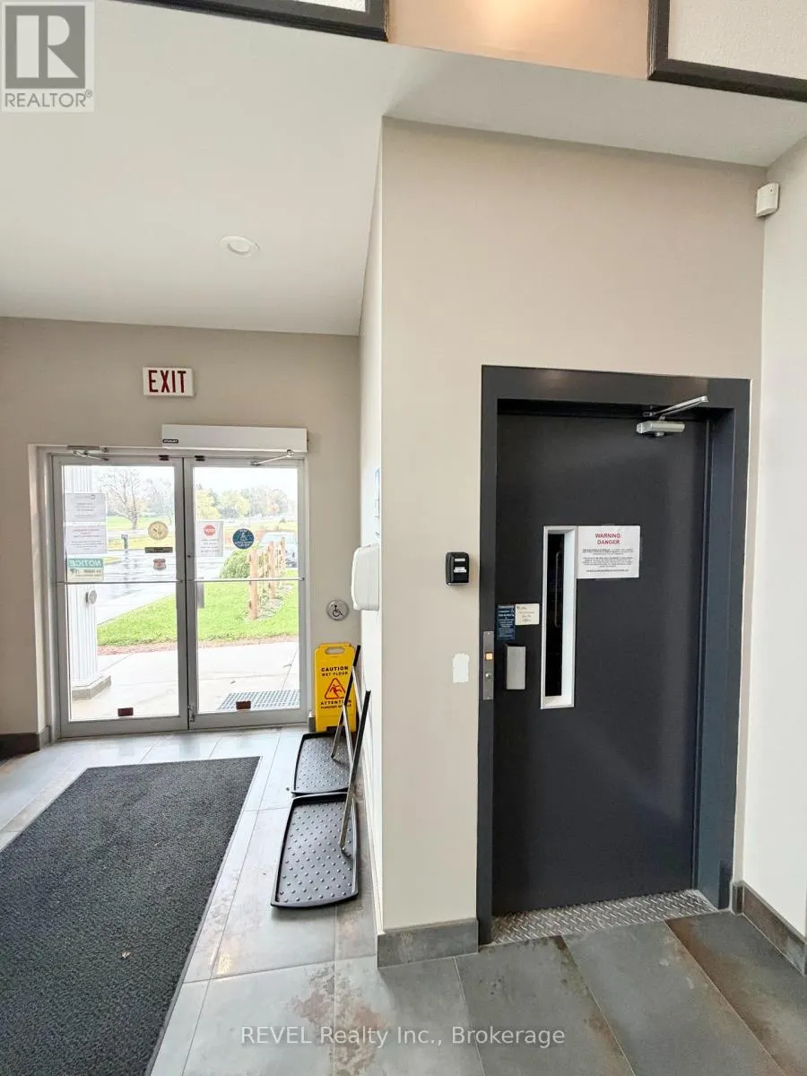 9 - 1789 MERRITTVILLE HIGHWAY, #9