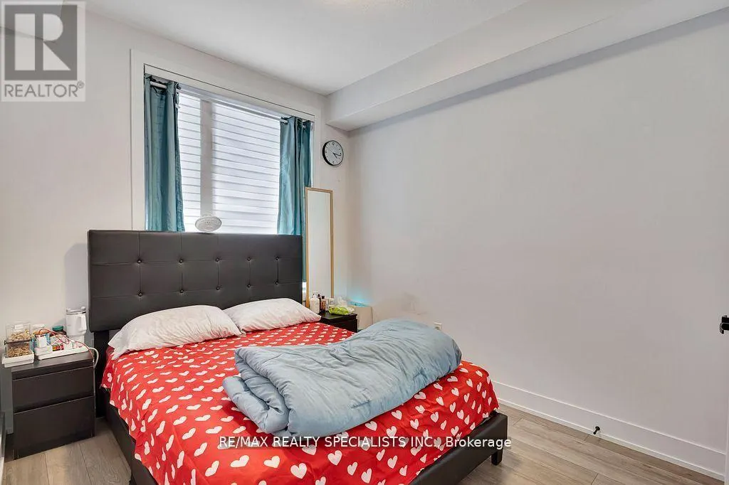 21 - 99 ROGER STREET