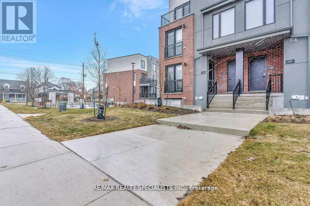 21 - 99 ROGER STREET