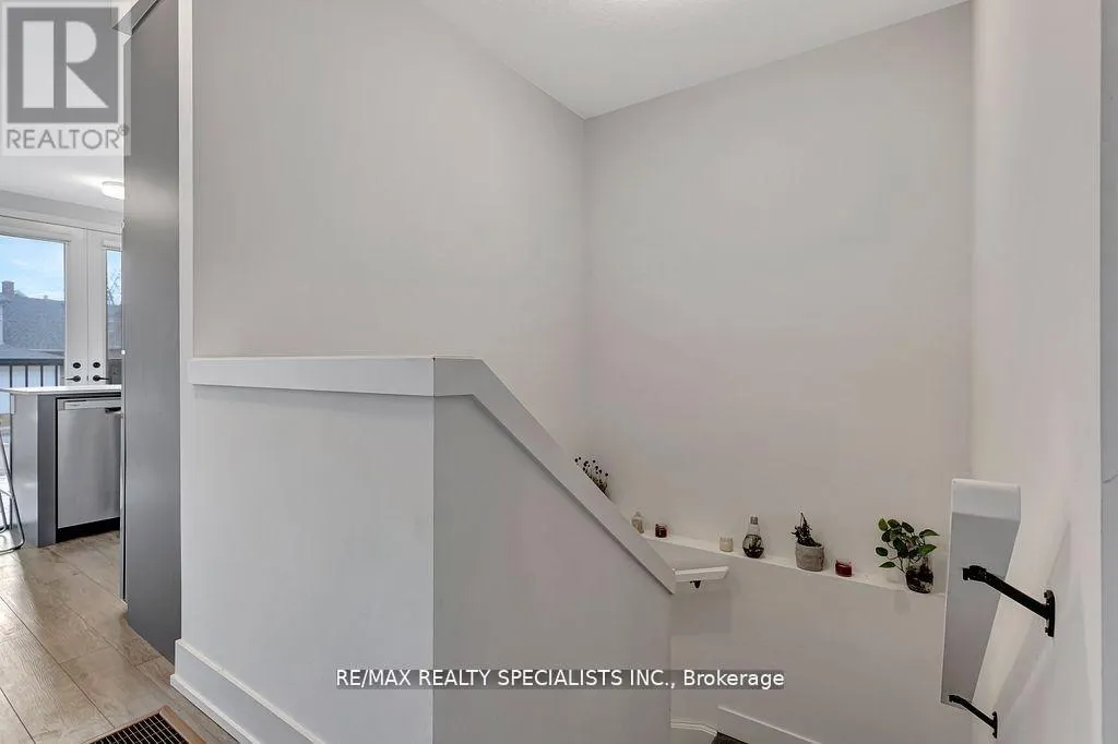 21 - 99 ROGER STREET