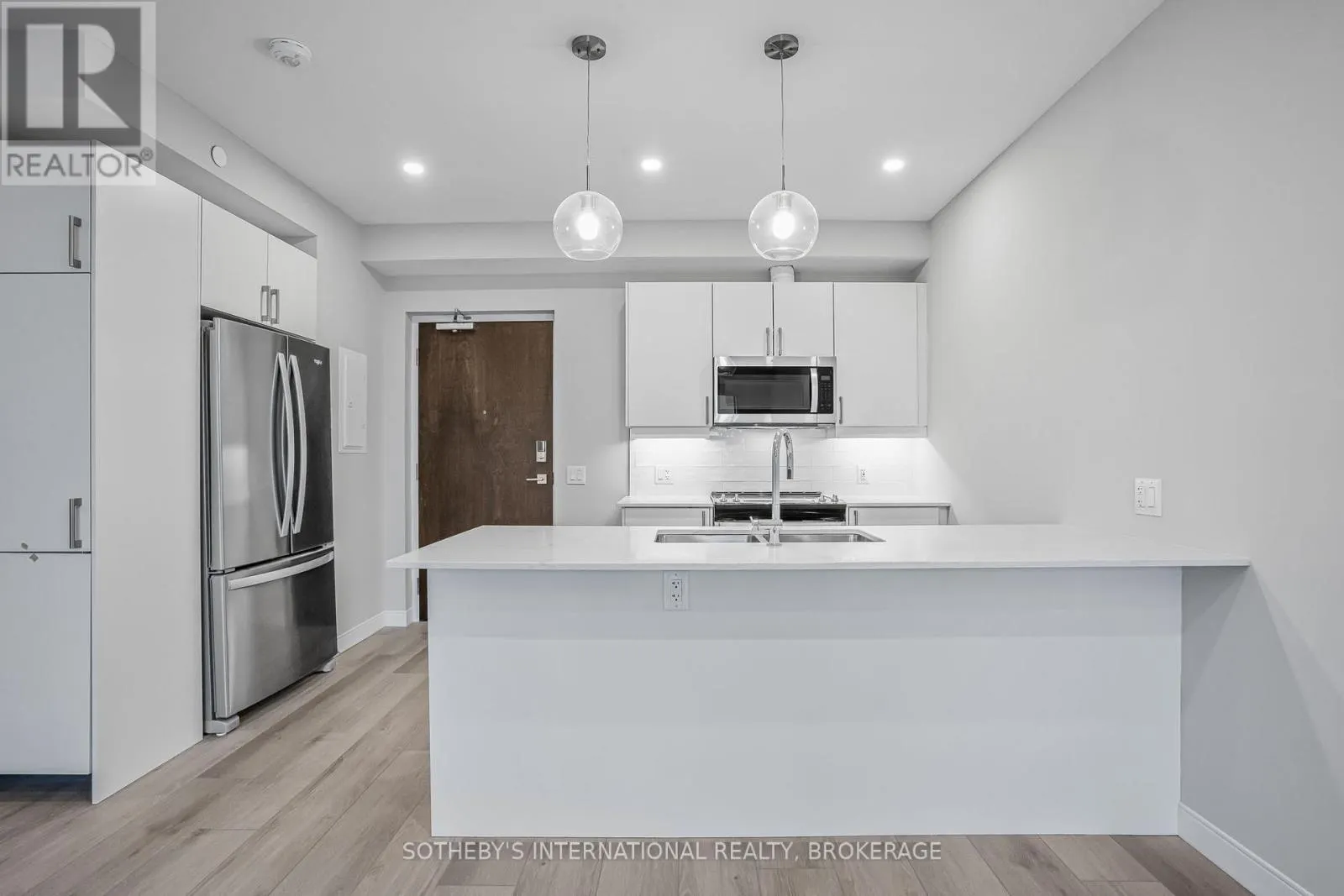 707 - 118 WEST STREET, #707