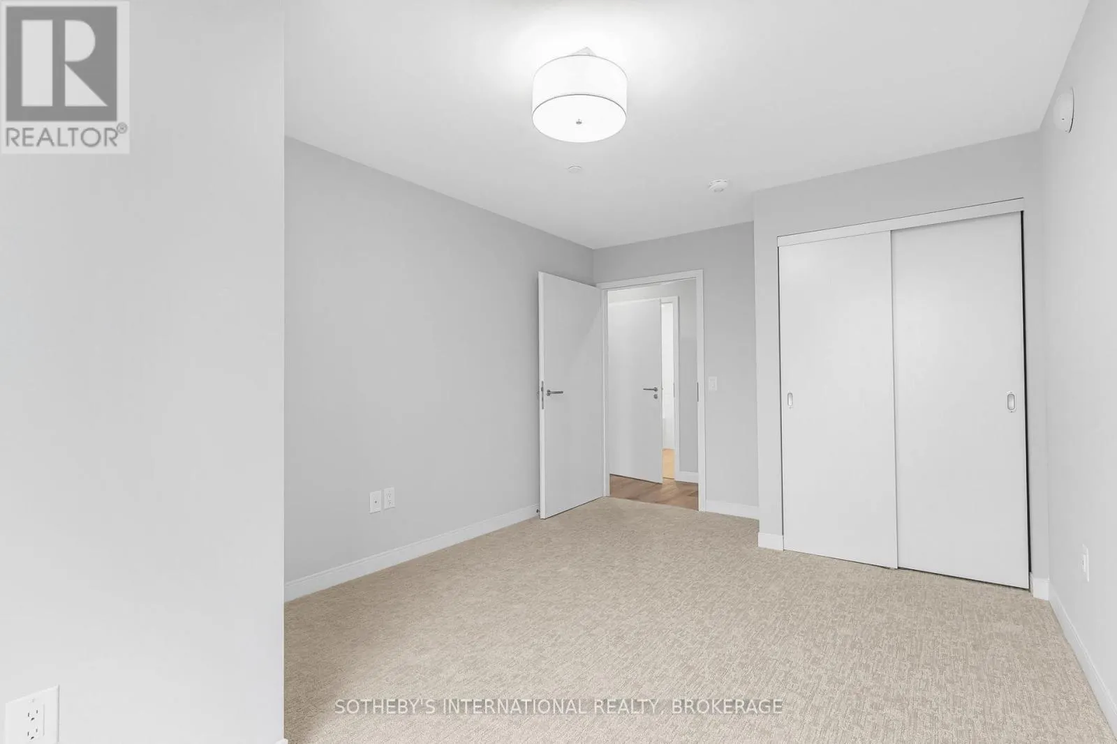 707 - 118 WEST STREET, #707