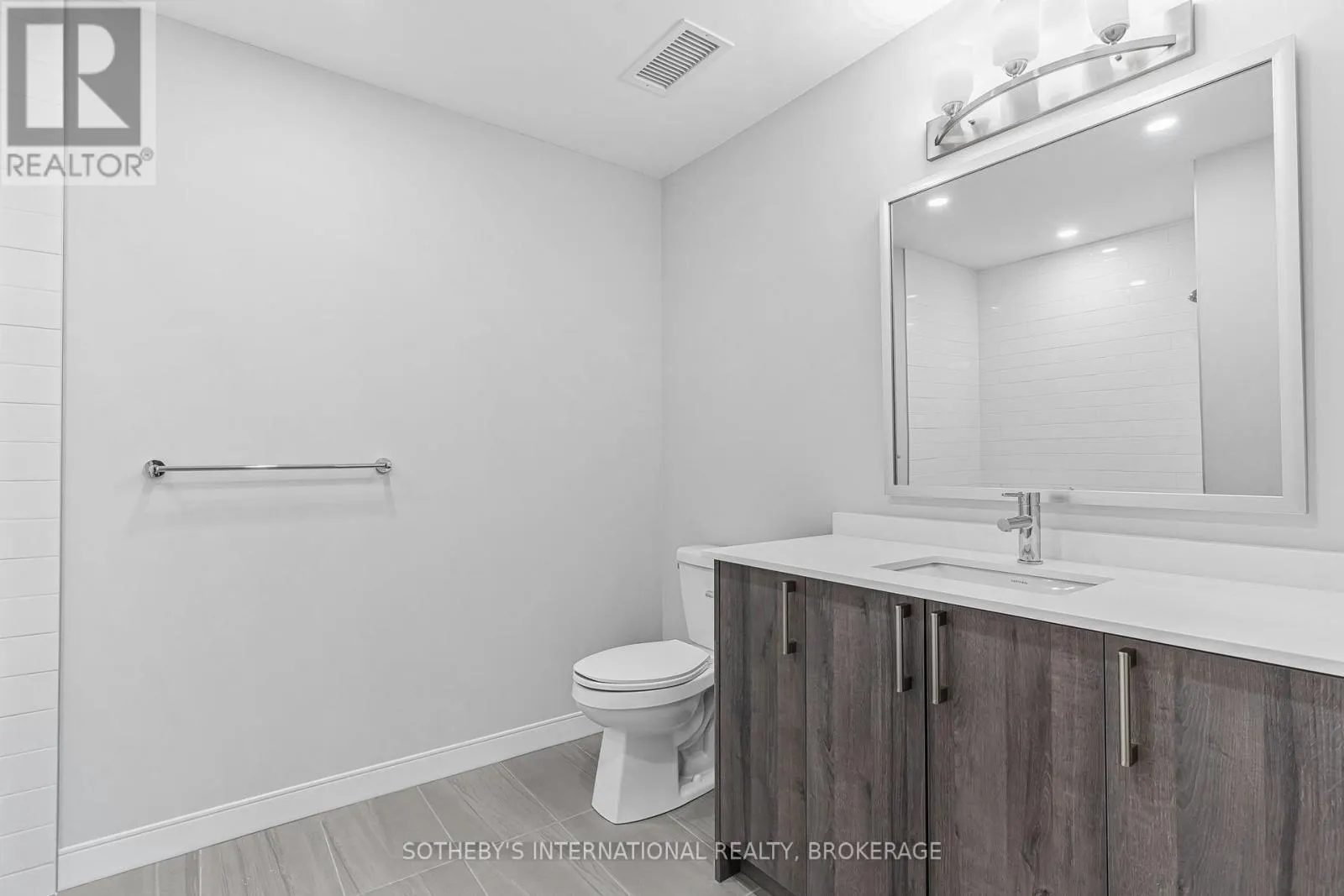 707 - 118 WEST STREET, #707