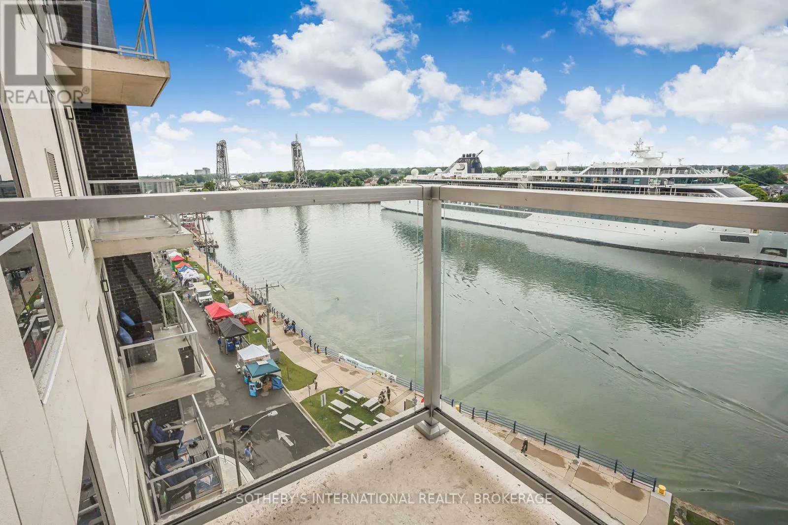 707 - 118 WEST STREET, #707