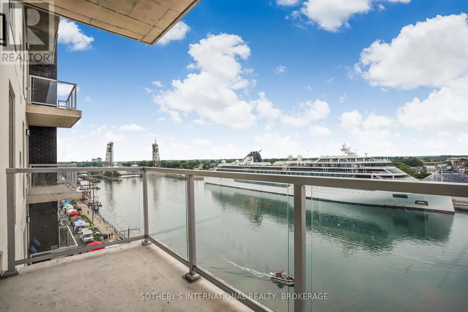 707 - 118 WEST STREET, #707