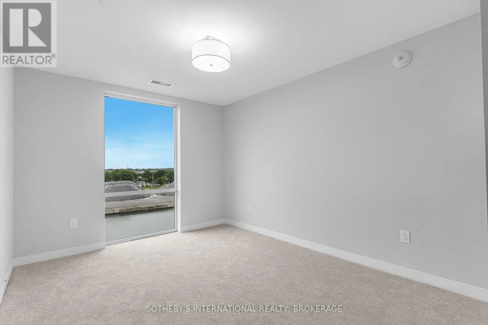 707 - 118 WEST STREET, #707