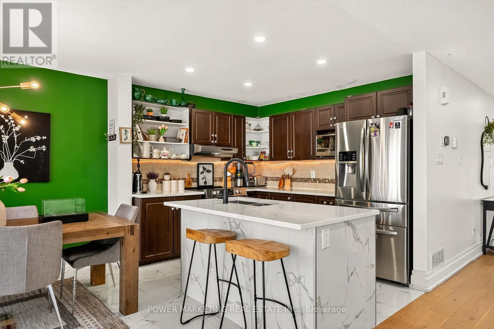 657 - 657 CLEARBROOK DRIVE N