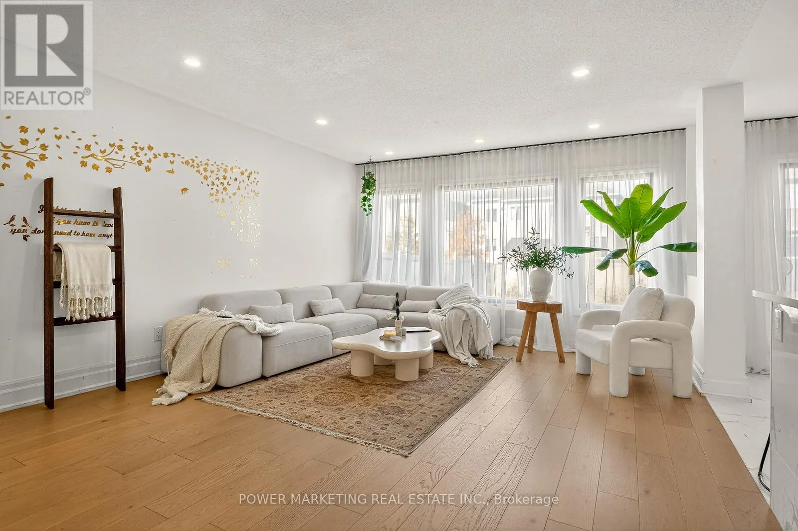 657 - 657 CLEARBROOK DRIVE N