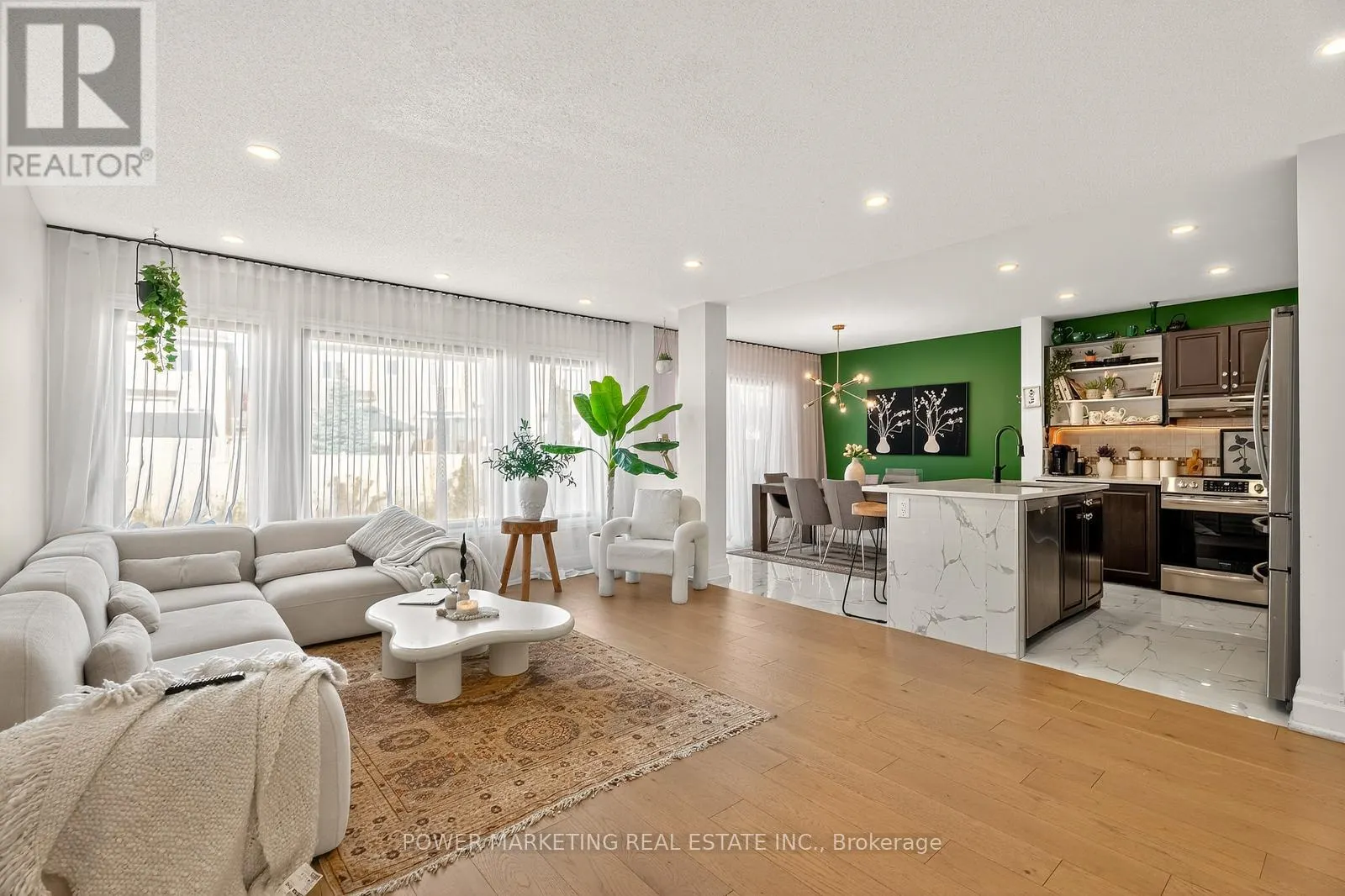 657 - 657 CLEARBROOK DRIVE N