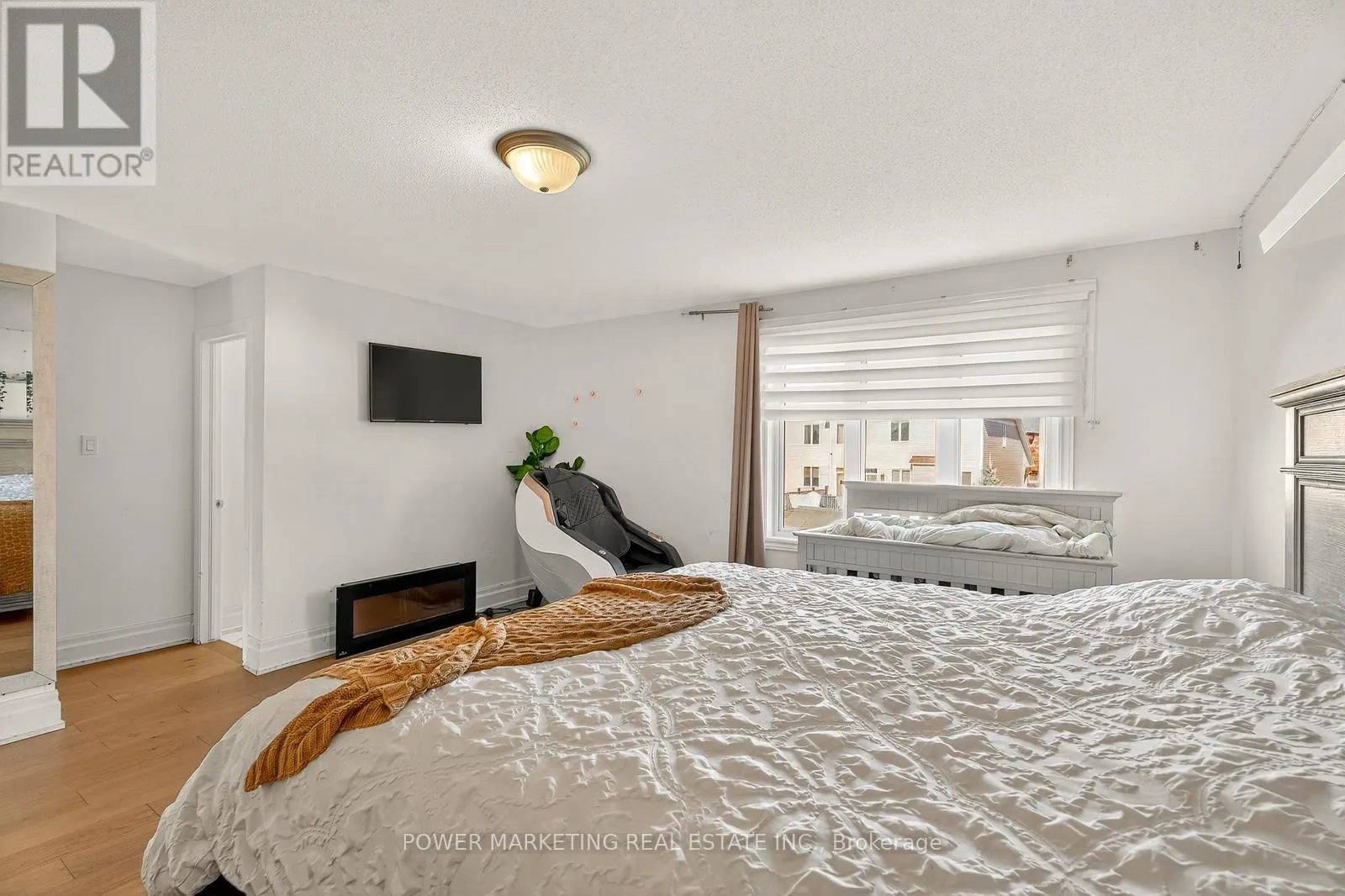 657 - 657 CLEARBROOK DRIVE N