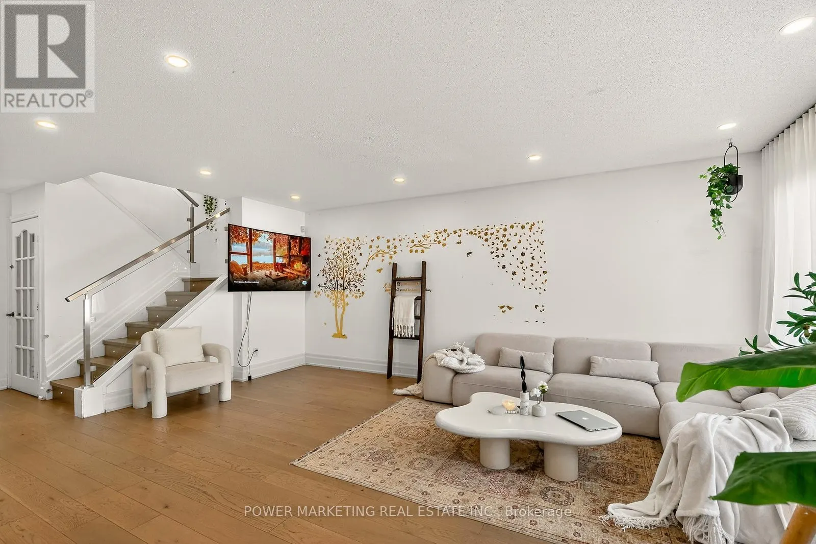 657 - 657 CLEARBROOK DRIVE N