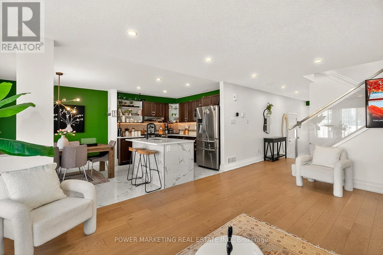 657 - 657 CLEARBROOK DRIVE N