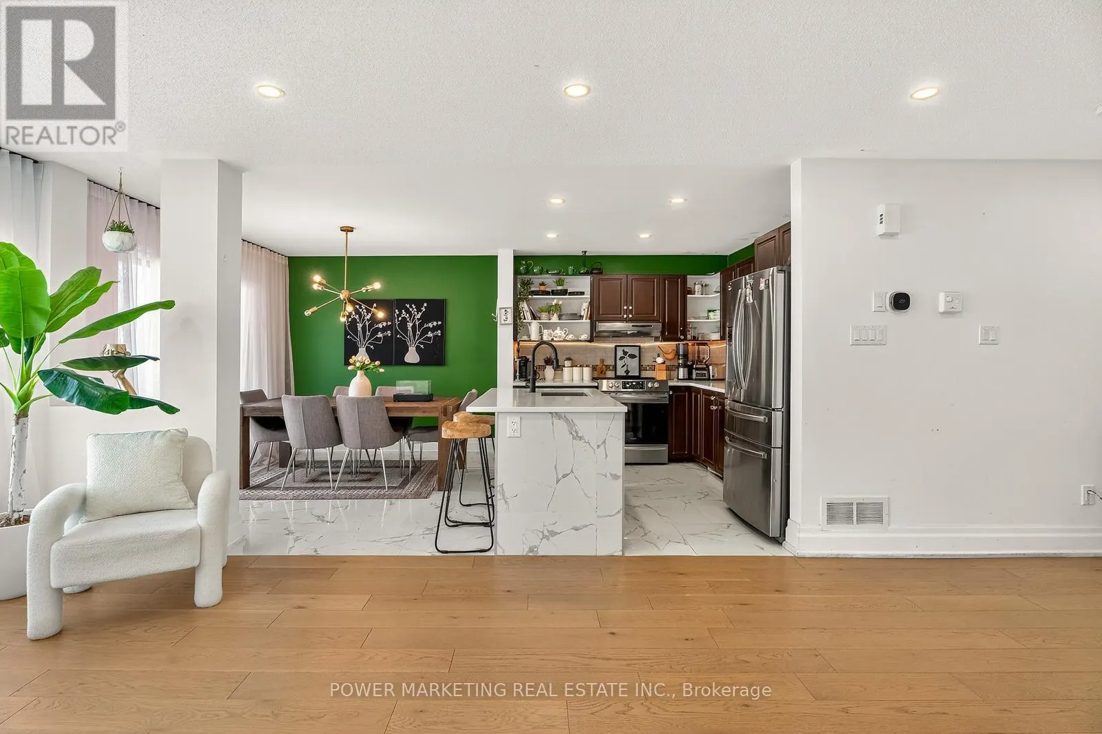 657 - 657 CLEARBROOK DRIVE N