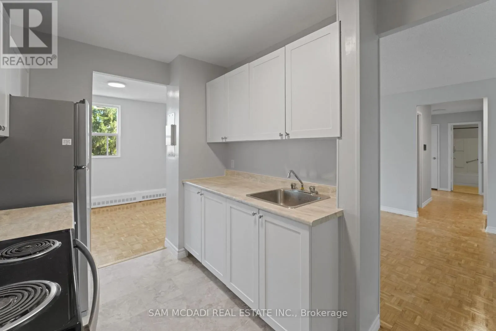 403 - 62 SPENCER STREET E