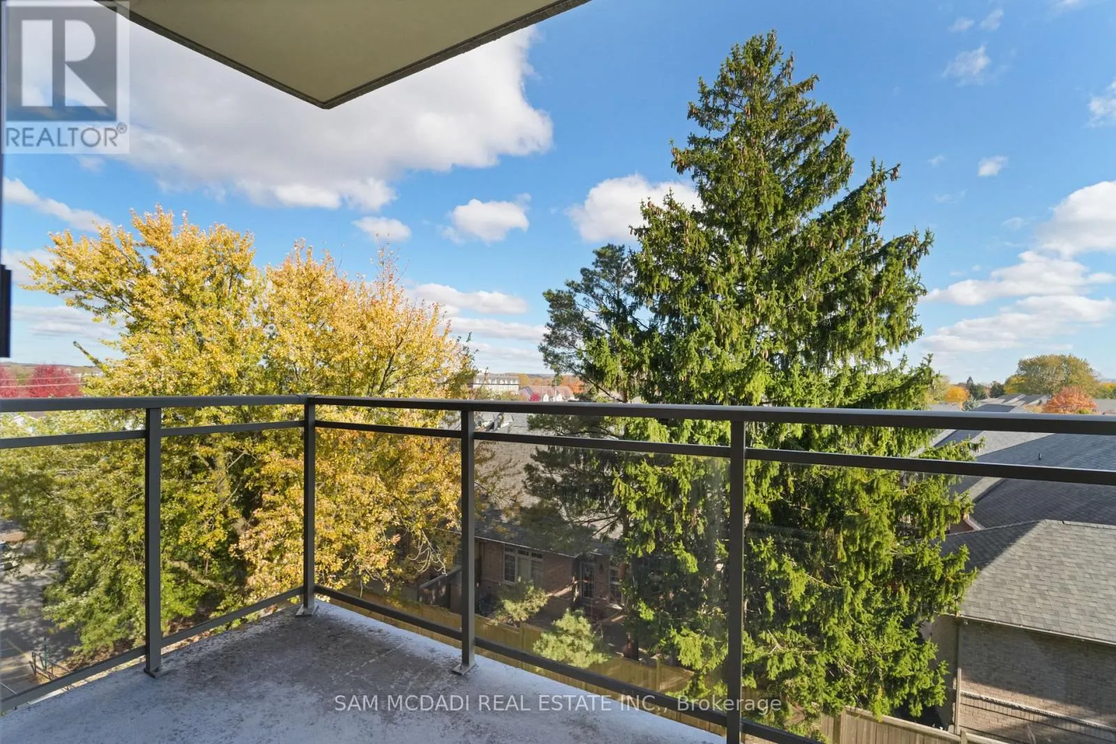 403 - 62 SPENCER STREET E