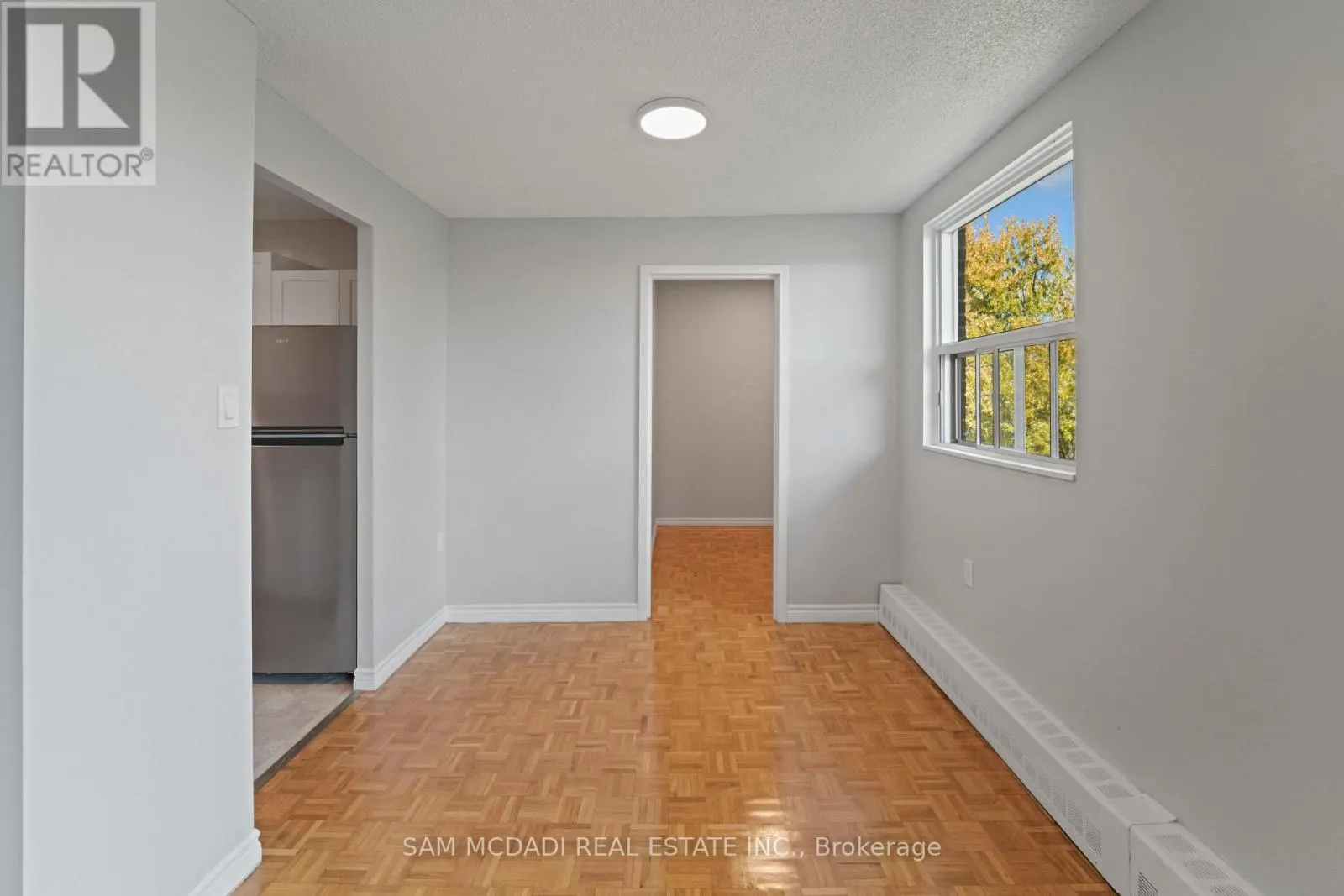 403 - 62 SPENCER STREET E