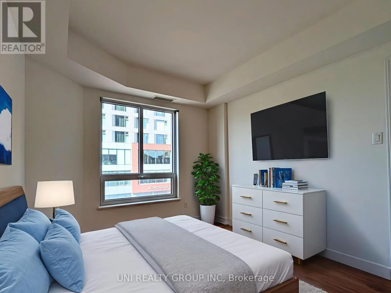 302 - 200 RIDEAU STREET