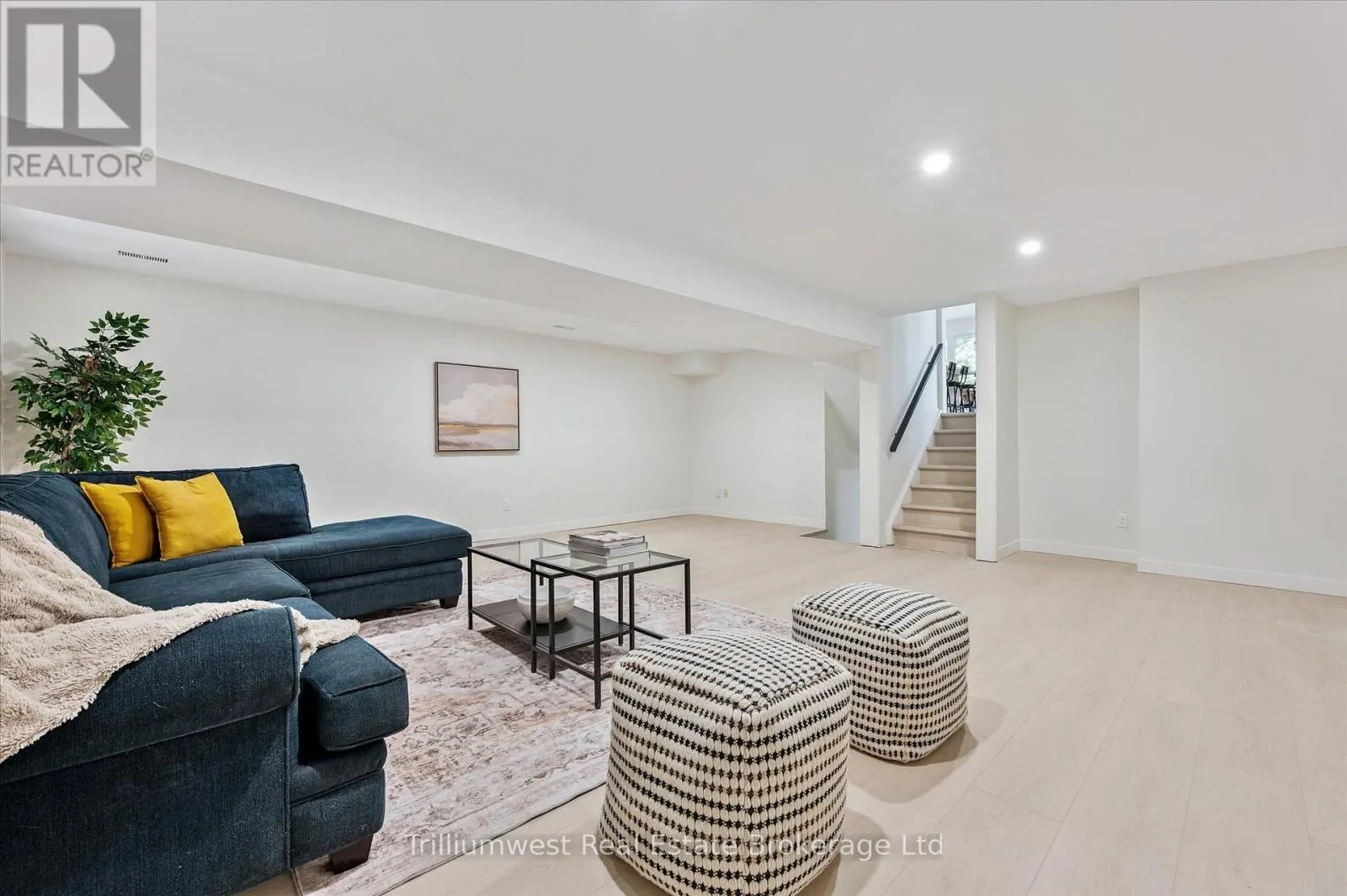 459 DRUMMERHILL CRESCENT