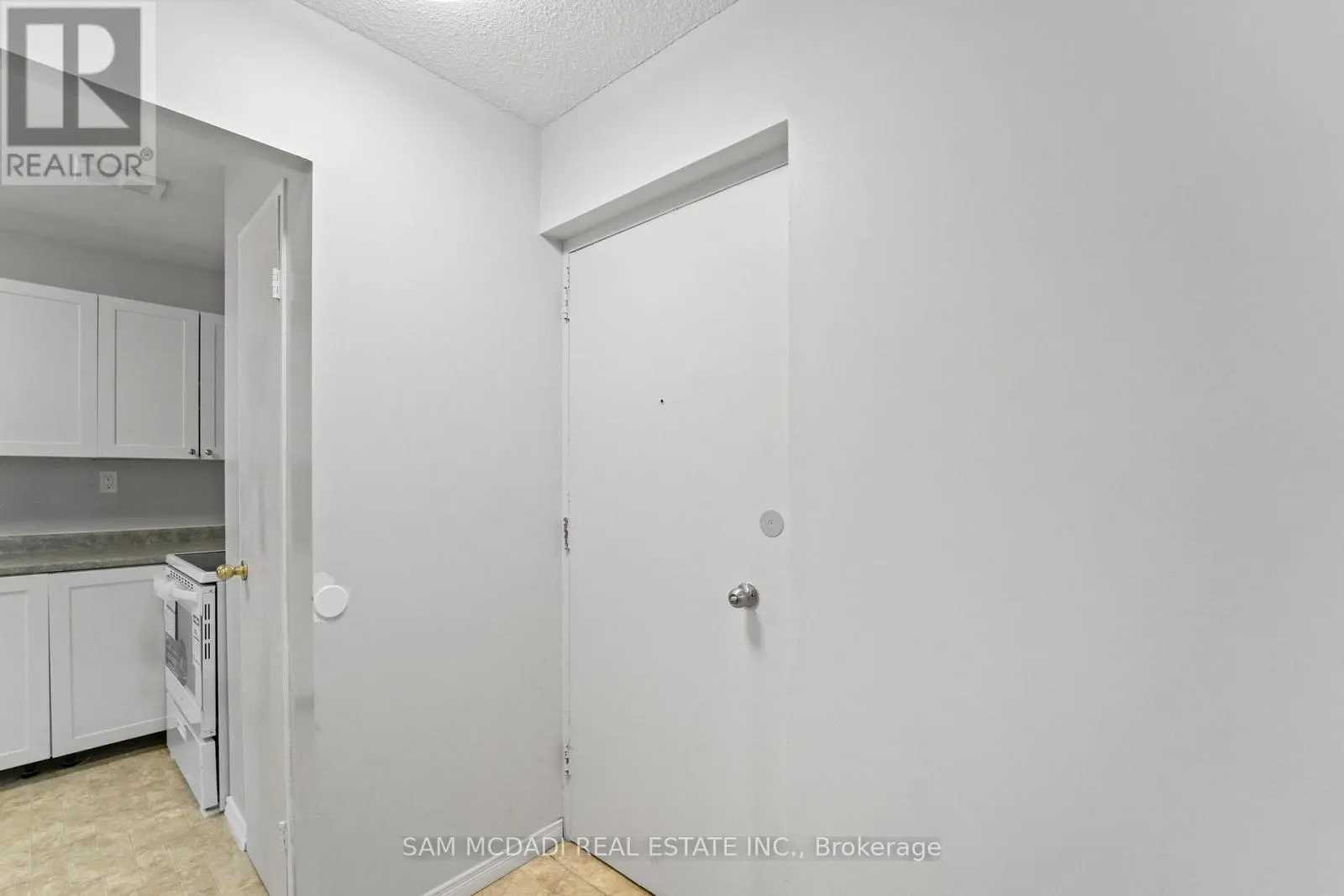 103 - 47 MUNROE STREET