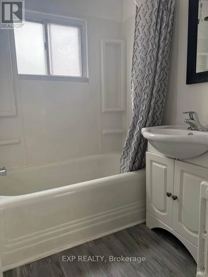 3 - 45 LOUISA STREET, #3