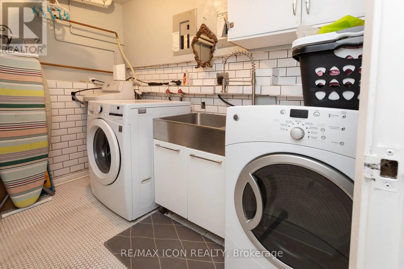 107 ROSENEATH CRESCENT