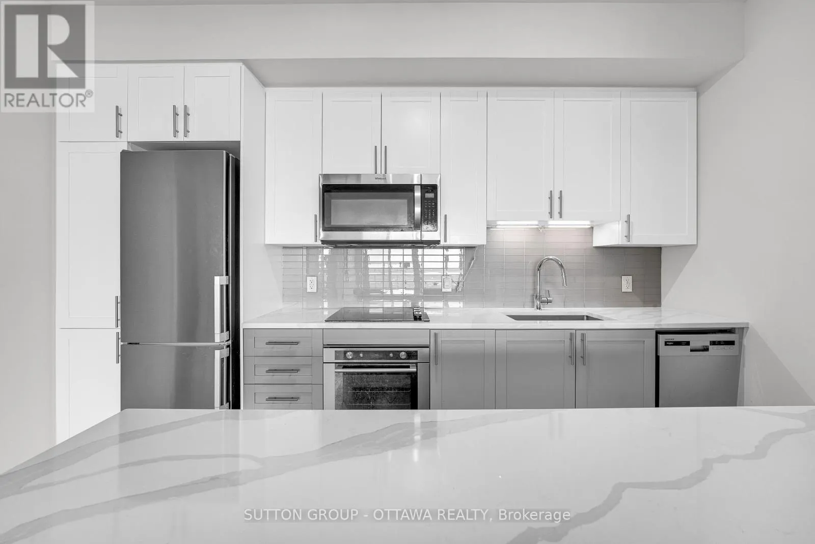 3406 - 805 CARLING AVENUE