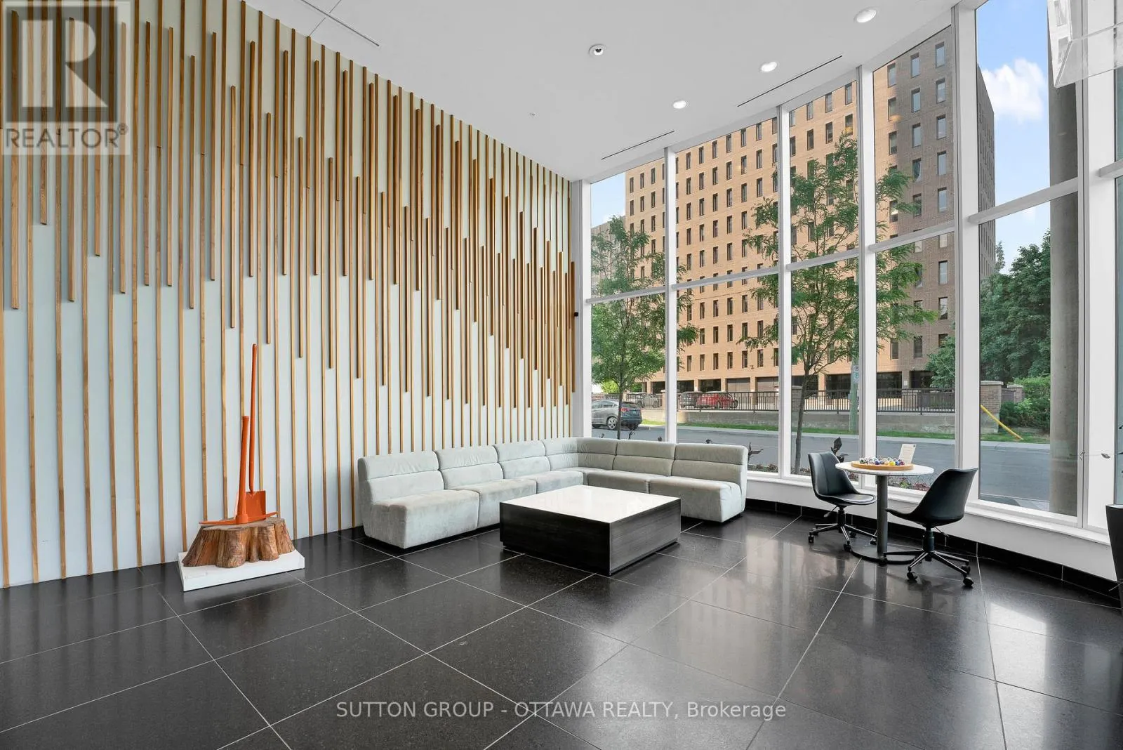 3406 - 805 CARLING AVENUE