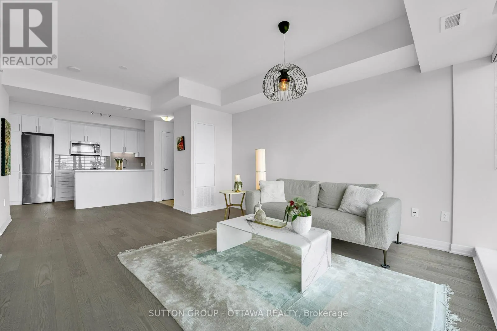 3406 - 805 CARLING AVENUE