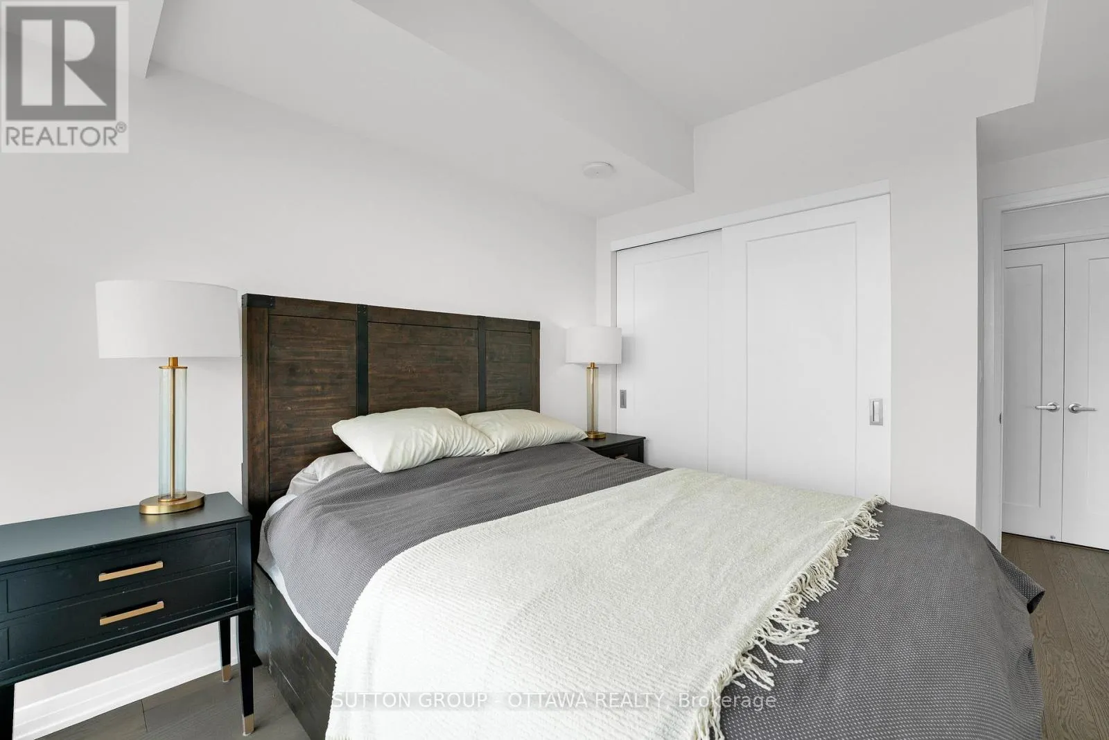 3406 - 805 CARLING AVENUE