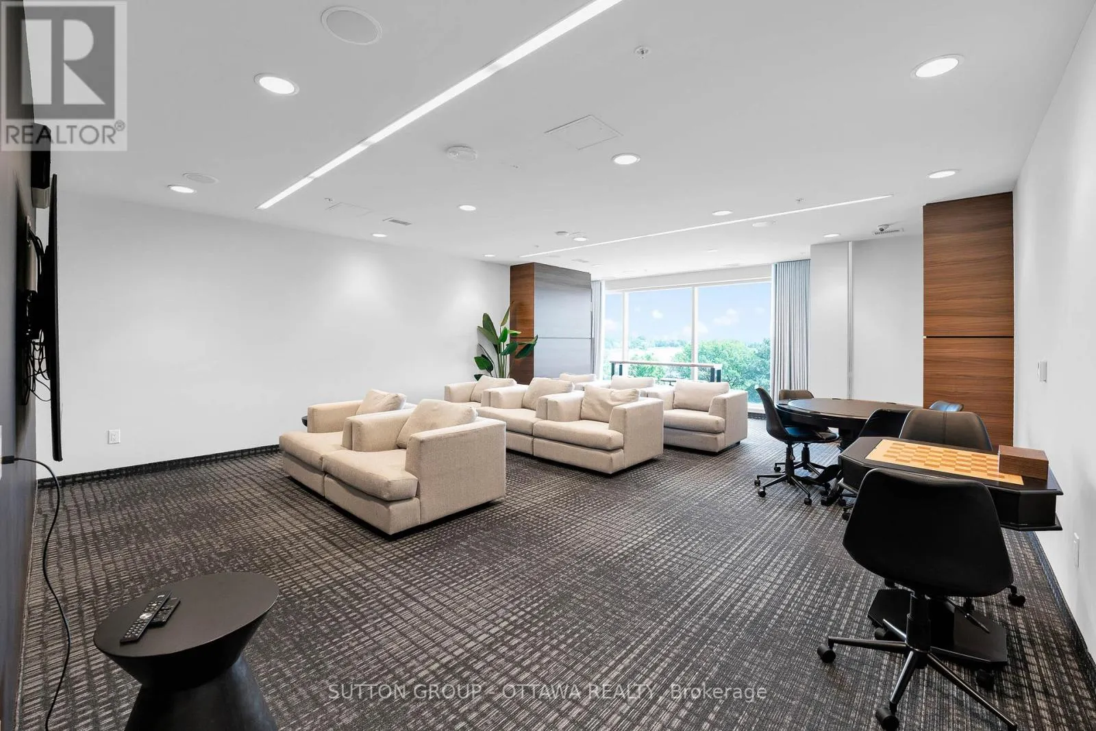 3406 - 805 CARLING AVENUE