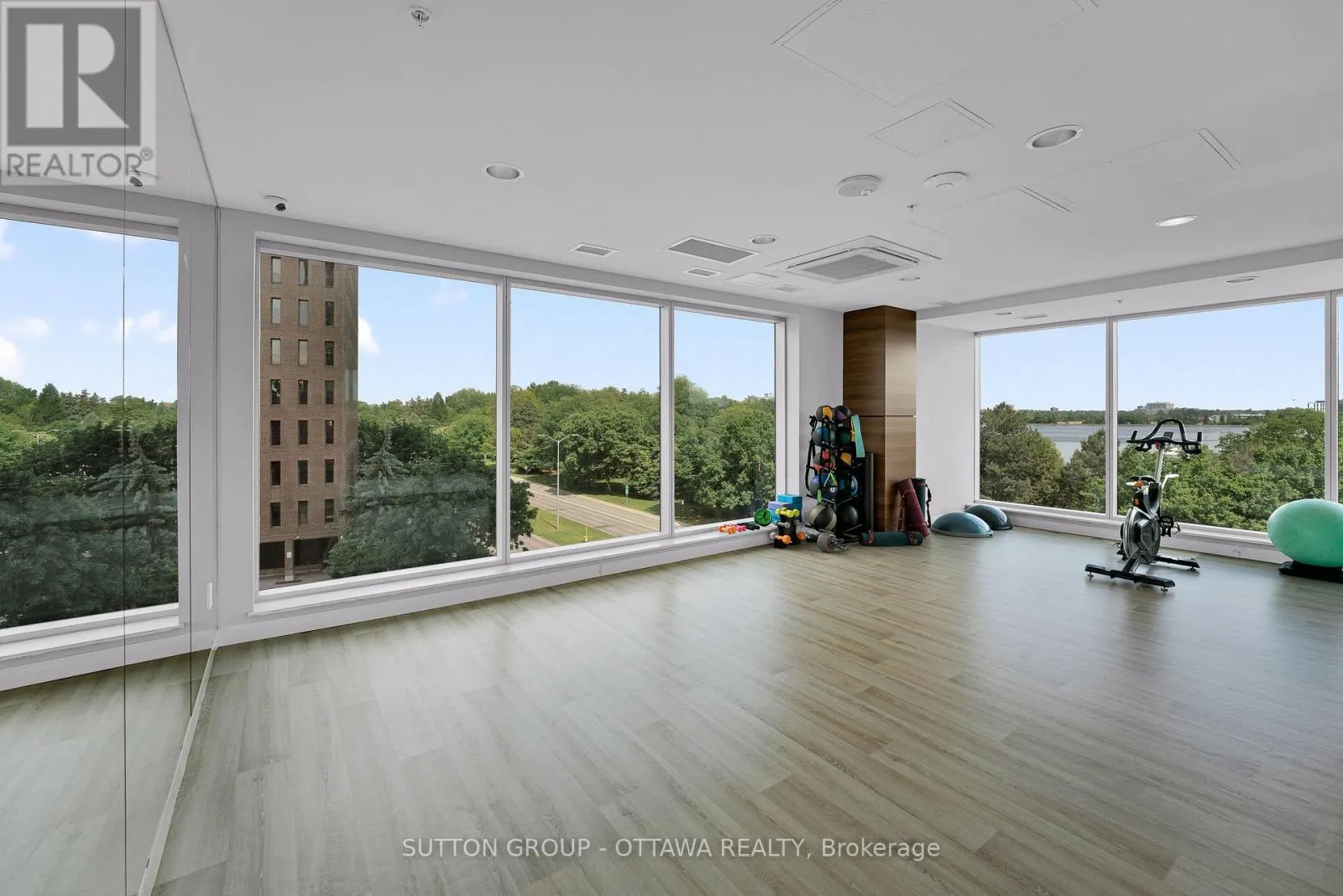 3406 - 805 CARLING AVENUE