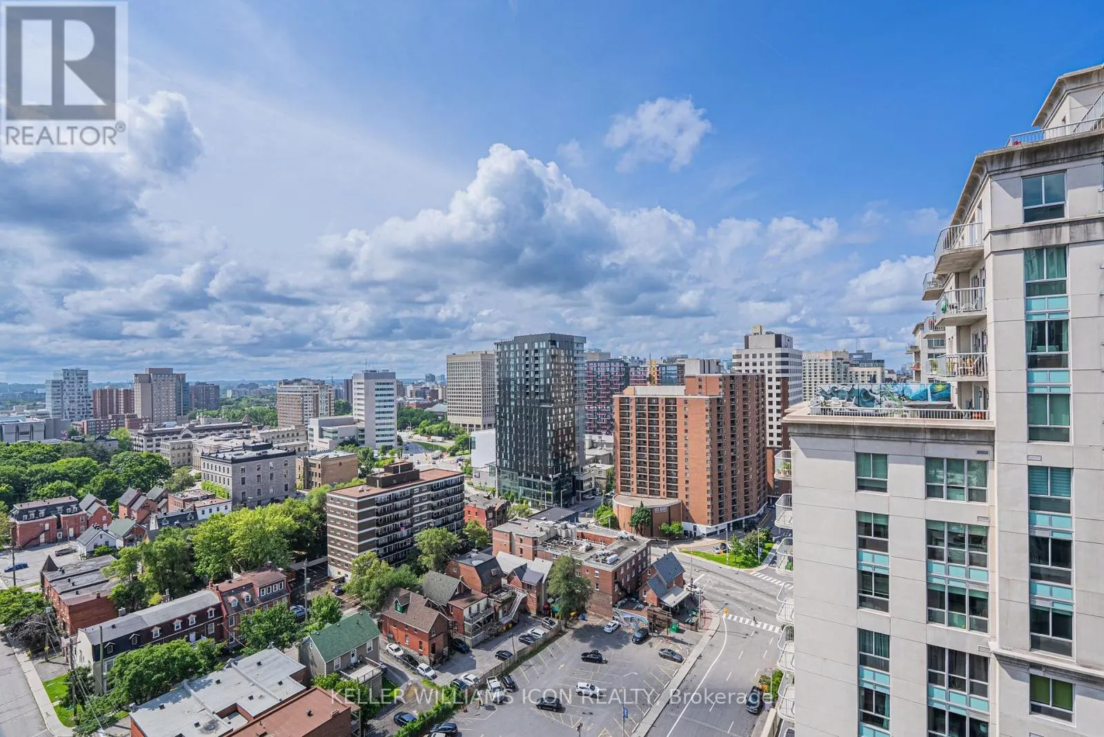 2209 - 195 BESSERER STREET