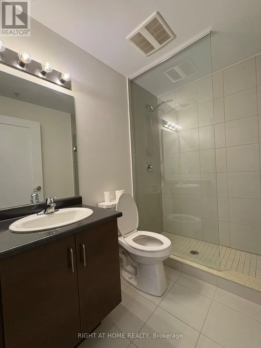 513 - 16 CONCORD PLACE