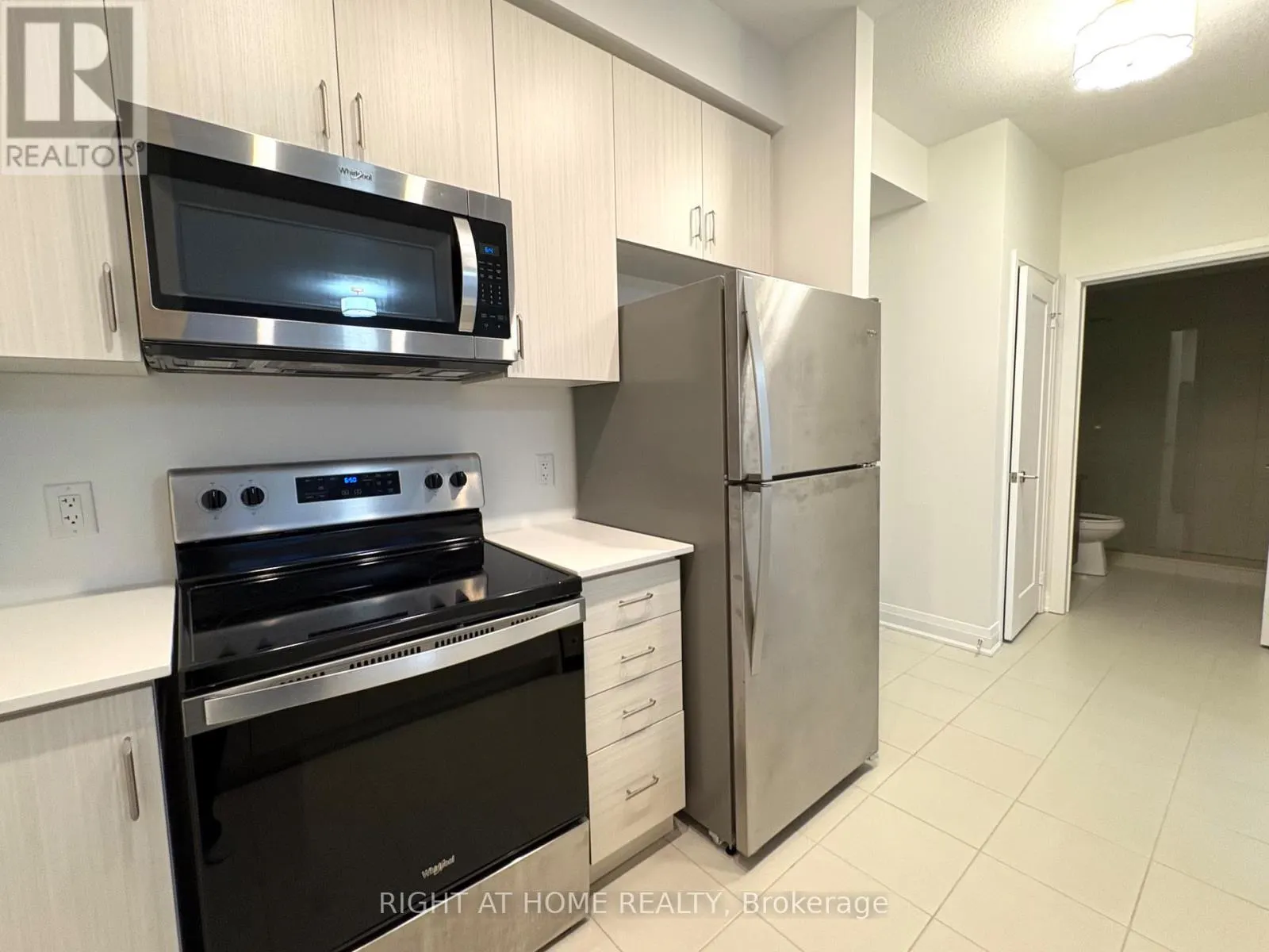 513 - 16 CONCORD PLACE